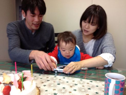 We spent Christmas Eve at the home of Lisa's brother Yuichi and his wife Mika. Their son Takuto turned 1 last week and they gave birth to a newborn son Hiroto on Dec. 18.